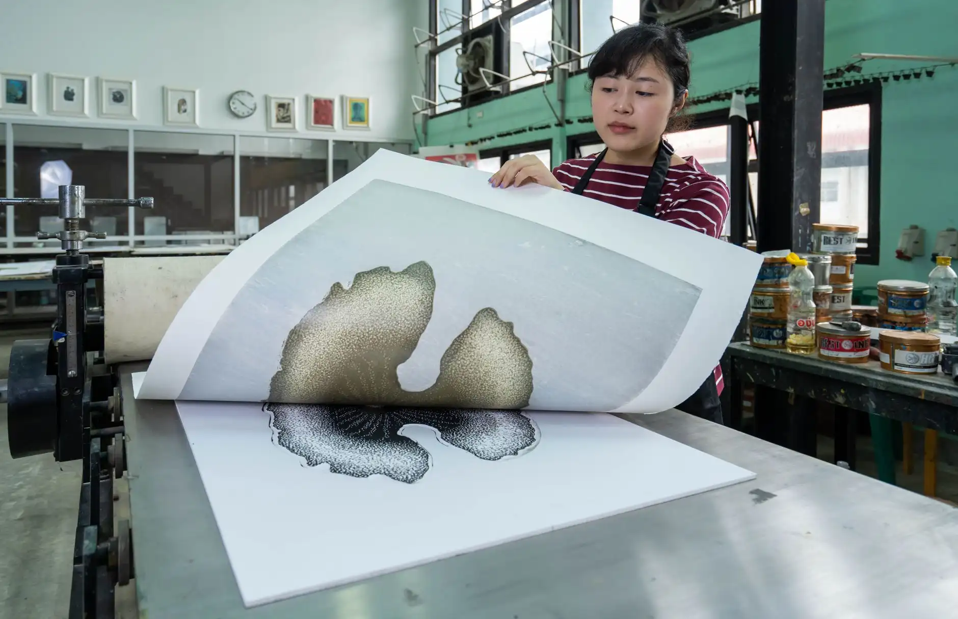 海口广告制作喷绘写真与展架制作的工艺差异对比正文配图 1