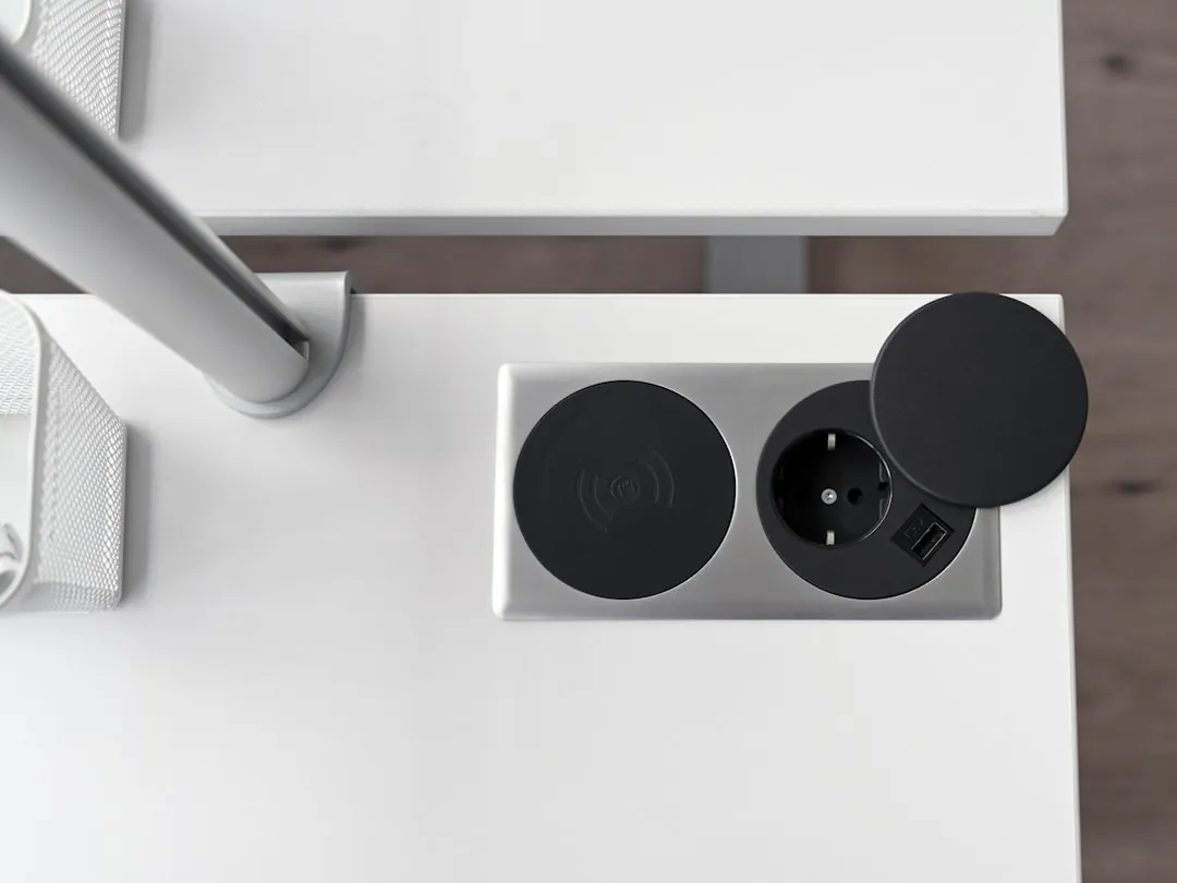 海口广告制作中喷绘与写真的工艺差异及选型要点